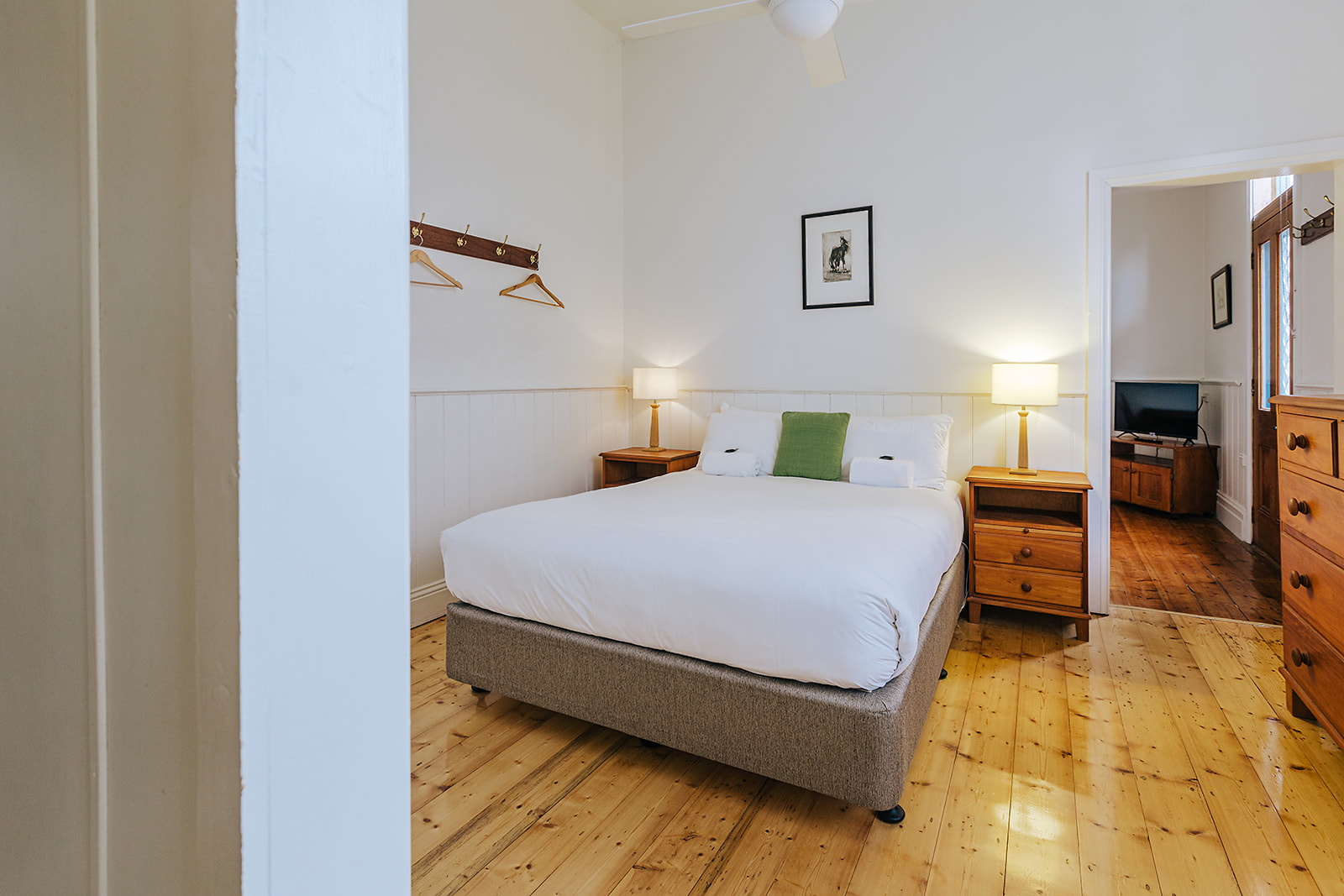 Queen Room 18